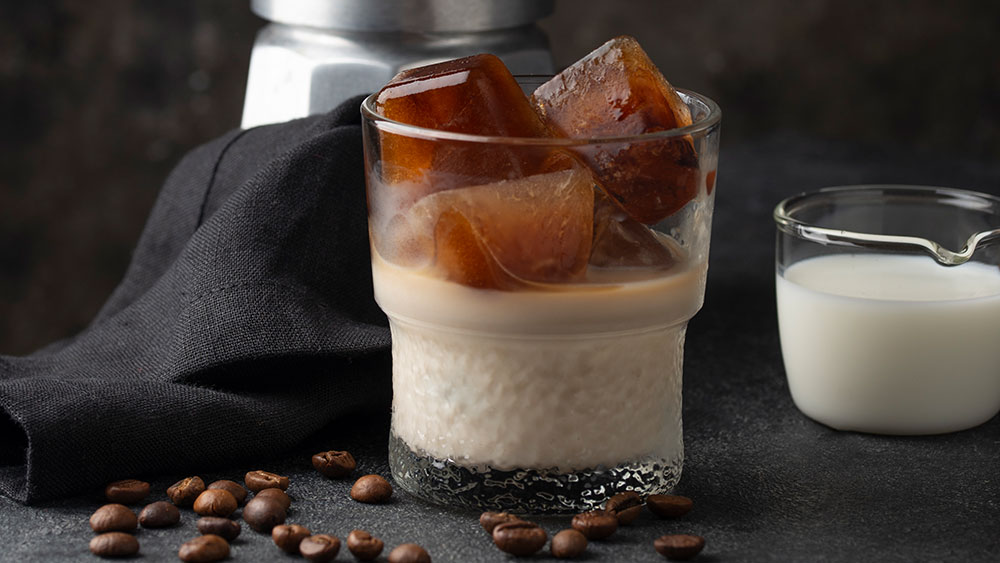 Cubitos de café: cómo hacer hielo de café y evitar que tu café se agüe
