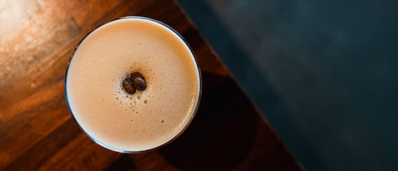 Espresso Martini: receta original, historia y cómo preparar el cóctel perfecto 1 Espresso Martini: receta original, historia y cómo preparar el cóctel perfecto